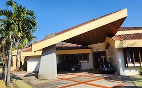 La Casa De Cariari Al Golf